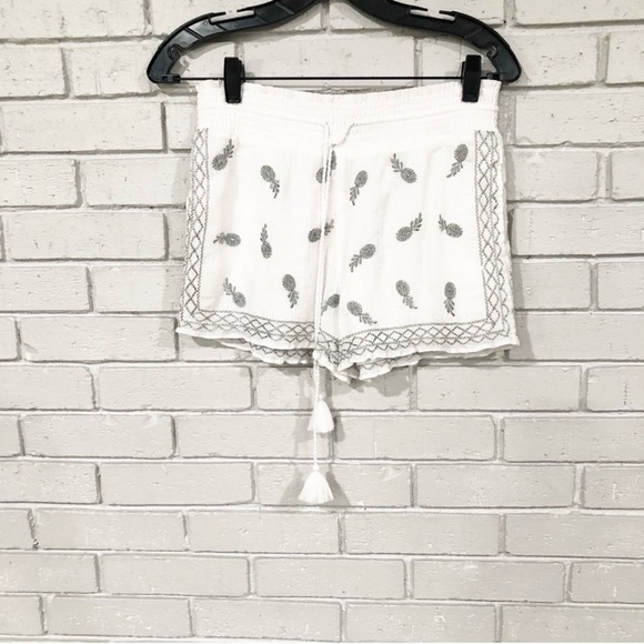 J.Crew Women's White Gauzy Pull On Pineapple Print Shorts - Picture 1 of 4